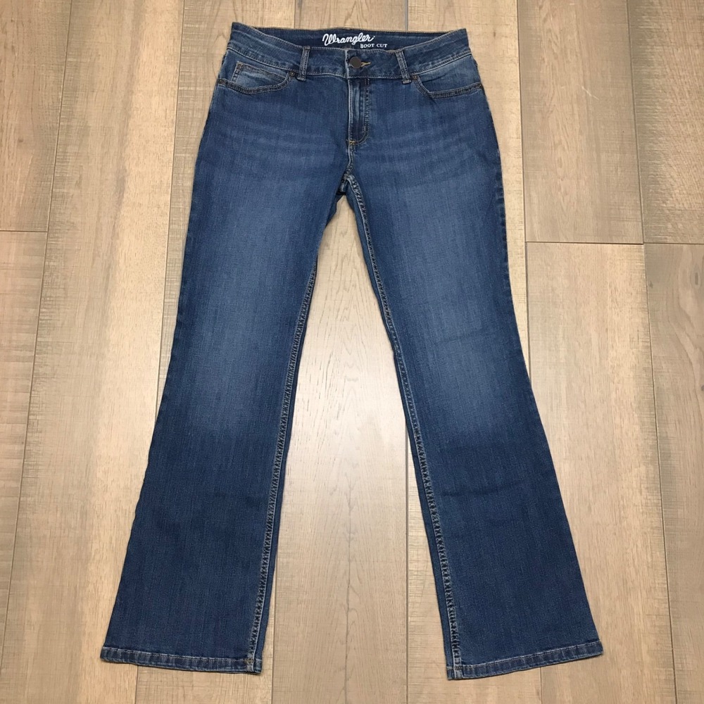 Wrangler Jeans Womens Size 30 x 32 Blue Bootcut Kora Denim Western Barn Cowgirl
